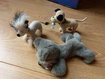 Lot de 3 peluches chiens dont 2 McDonalds