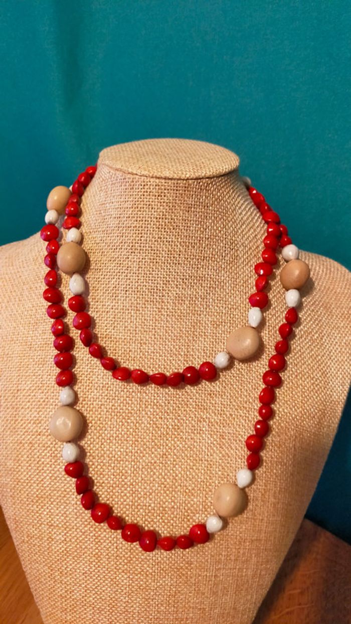 Collier vintage en graines naturelles rouges & ivoire végétal – Collection Terres d’Ailleurs - photo numéro 12