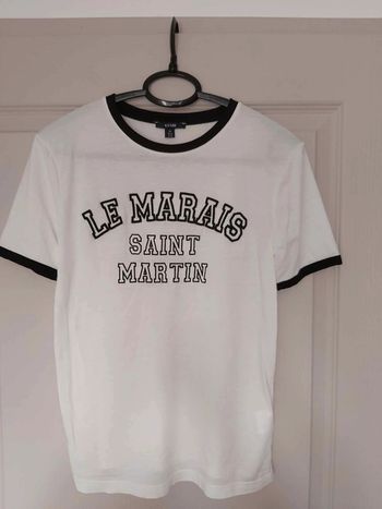 T-shirt noir et blanc