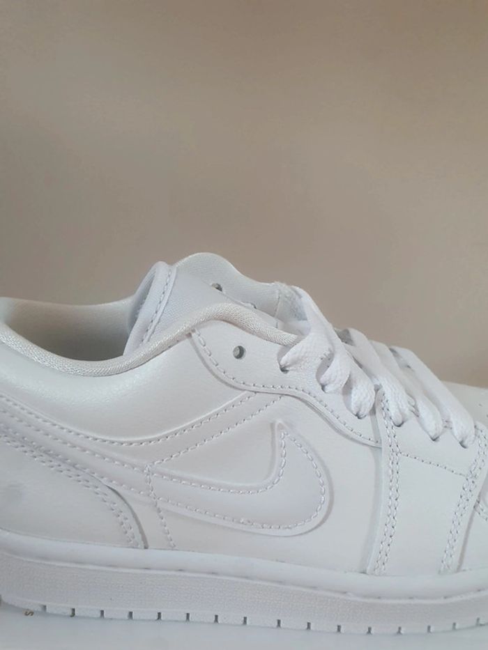 Nike Air Jordan 1 (36) - photo numéro 2