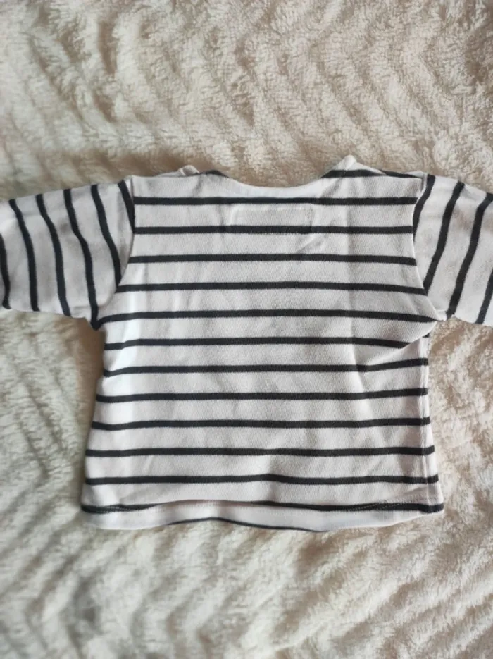 Blouse zara lignes 1/3 mois - photo numéro 3