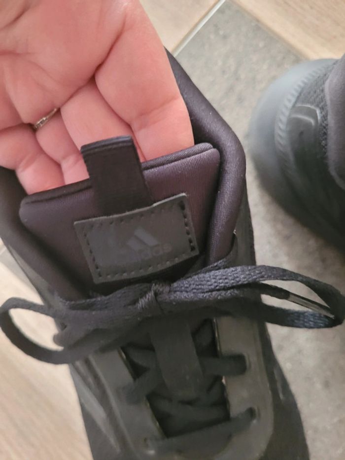 Baskets Adidas 40 noires - photo numéro 2