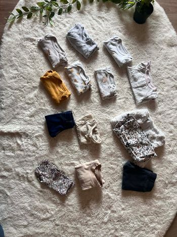 Lot de vêtements filles en 1 mois