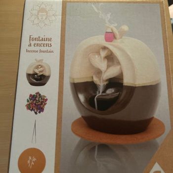 1 fontaine à encens neuve