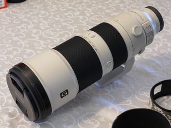 Objectif Sony FE 200-600 mm f/5,6-6,3 G OSS SEL200600G plus extras