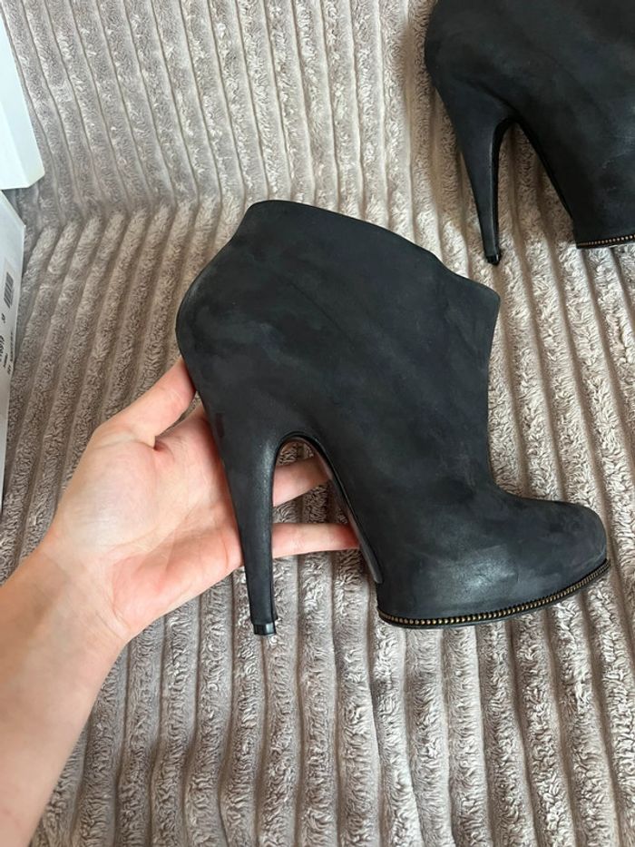 Bottines Givenchy en cuir nubuck noir – Taille 38 - photo numéro 3