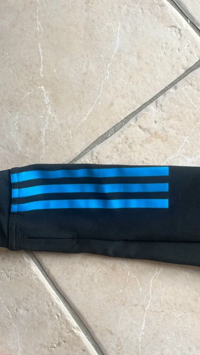 Pull arsenal adidas. - photo numéro 3