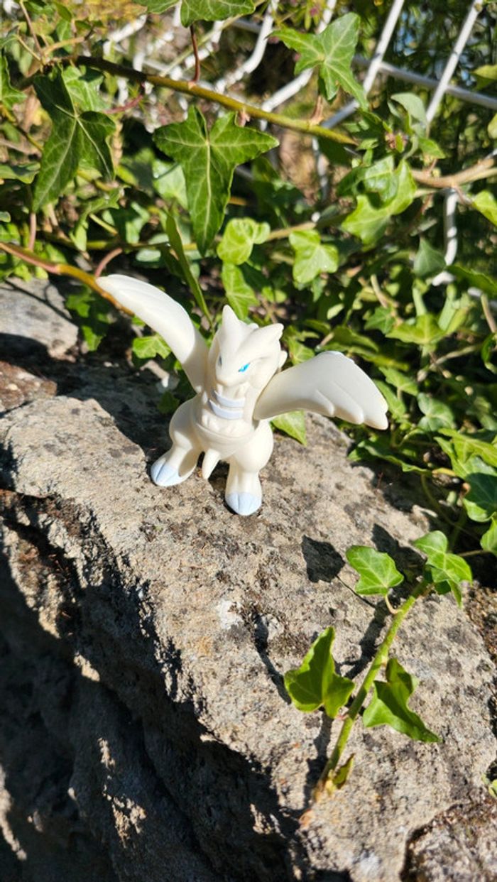 Super figurine Pokemon Nintendo Reshiram - photo numéro 3
