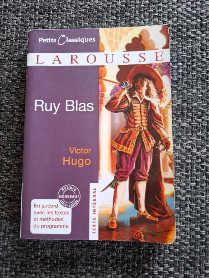 Livre Ruy Blas de Victor Hugo en très bon état