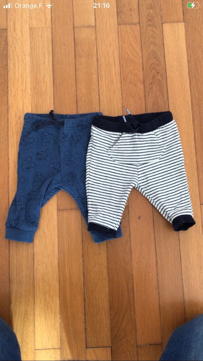 Lot de 2 pantalons taille 3 mois