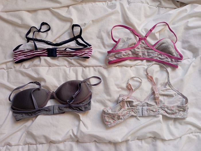 Lot 4 soutien gorge marques diverses 75A 2€ - photo numéro 2