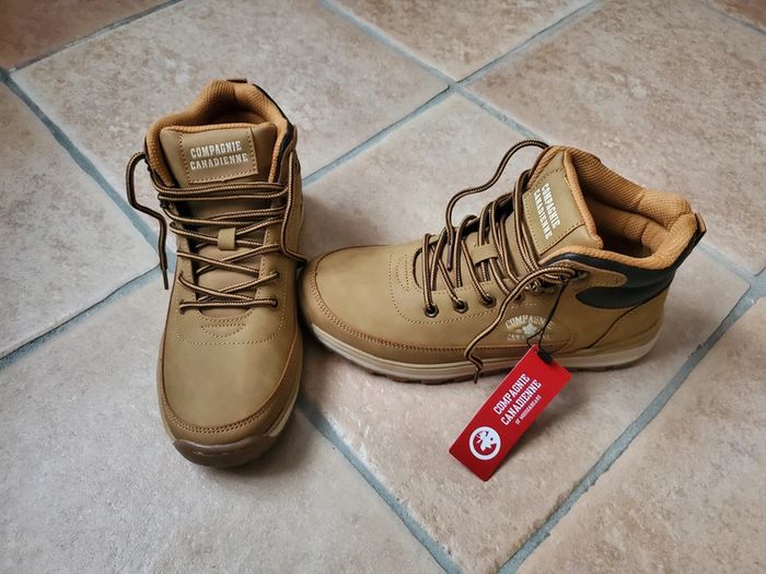 Chaussures montantes - photo numéro 2