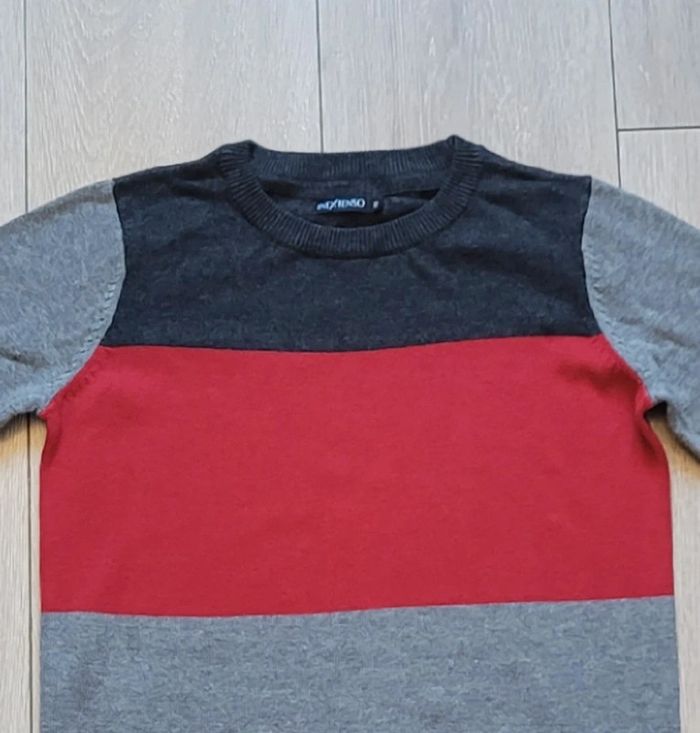 Pull rouge, noir et gris. Garçon 10 ans. Marque In Extenso - photo numéro 2