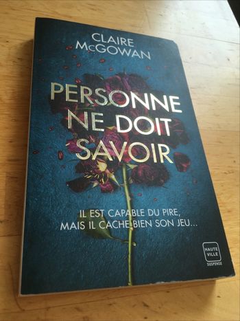 Livre personne ne doit savoir de claire. McGowan
