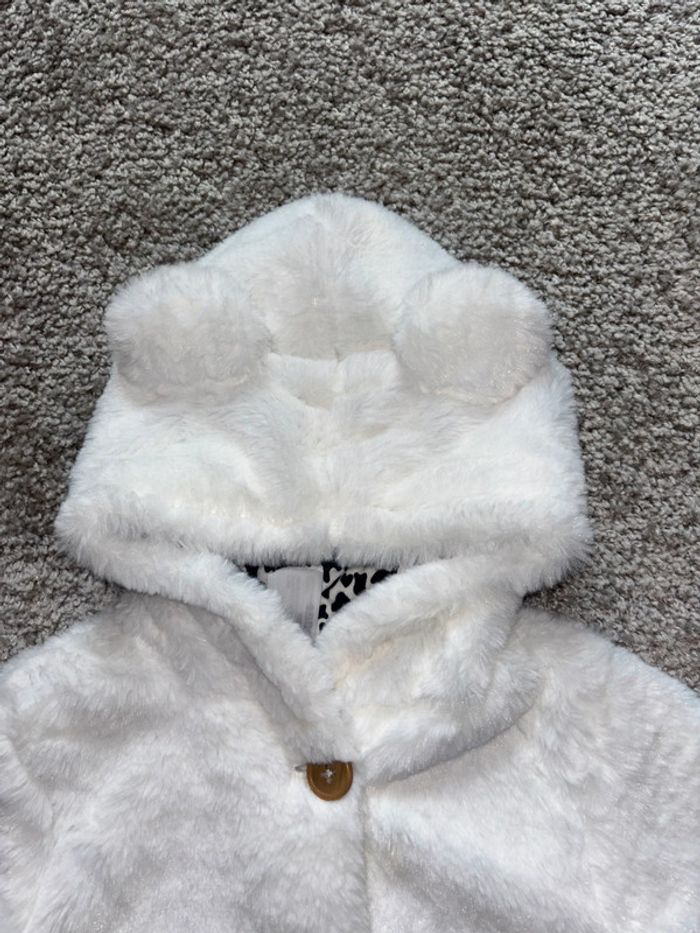 🌺Manteau en fausse fourrure blanche avec oreilles d’ours Taille 18mois/86cm🌺 - photo numéro 4