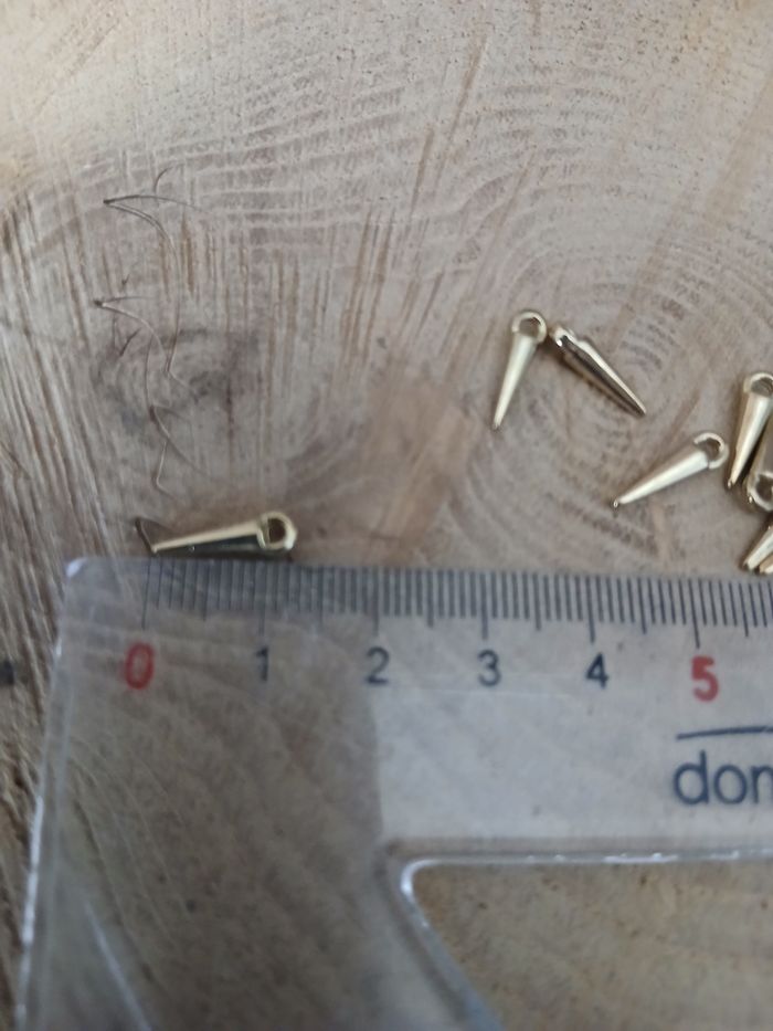 Lot de 22 breloques petit pique doré - photo numéro 2