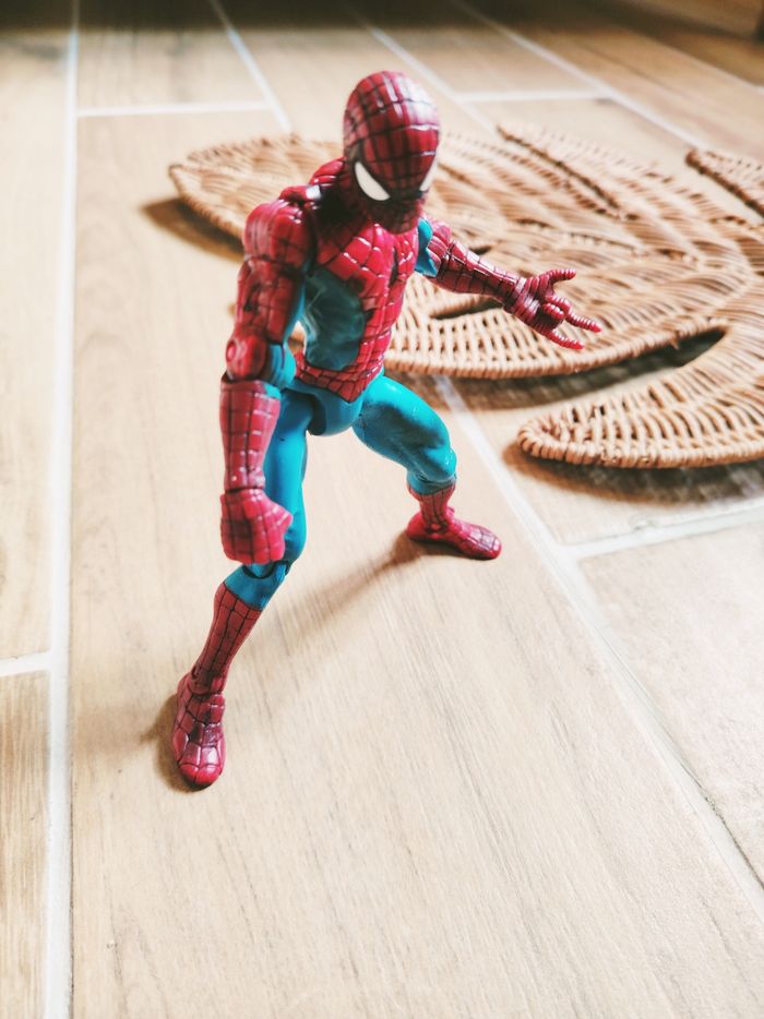 🦟Figurine Spider-man Avengers catapulting année 2002 marque Toy biz - photo numéro 3