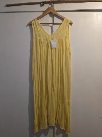 Robe jaune légère