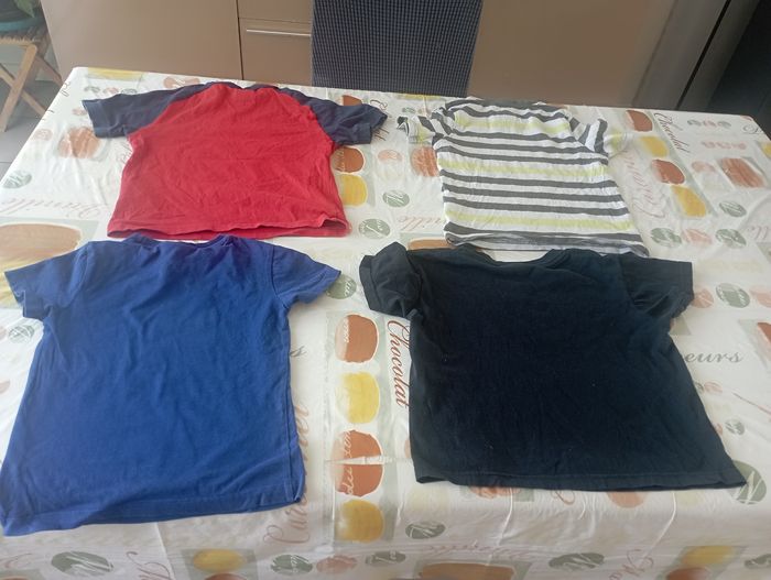 Lot 4 Tee shirt manches courtes marques diverses 6 ans 5 - photo numéro 3