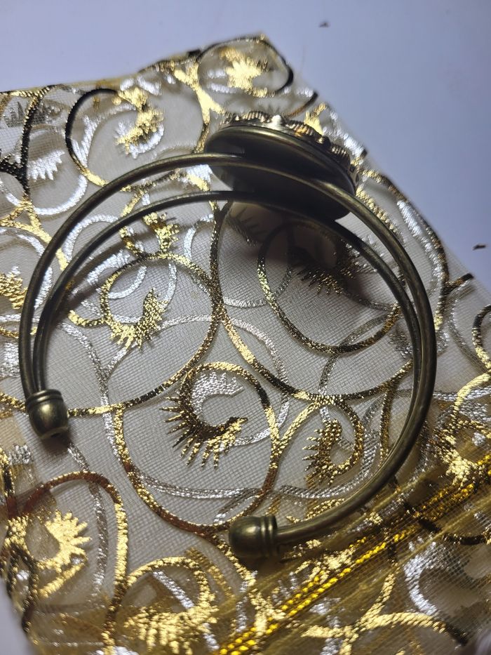 Bracelet upcyclé avec joli bouton - photo numéro 4