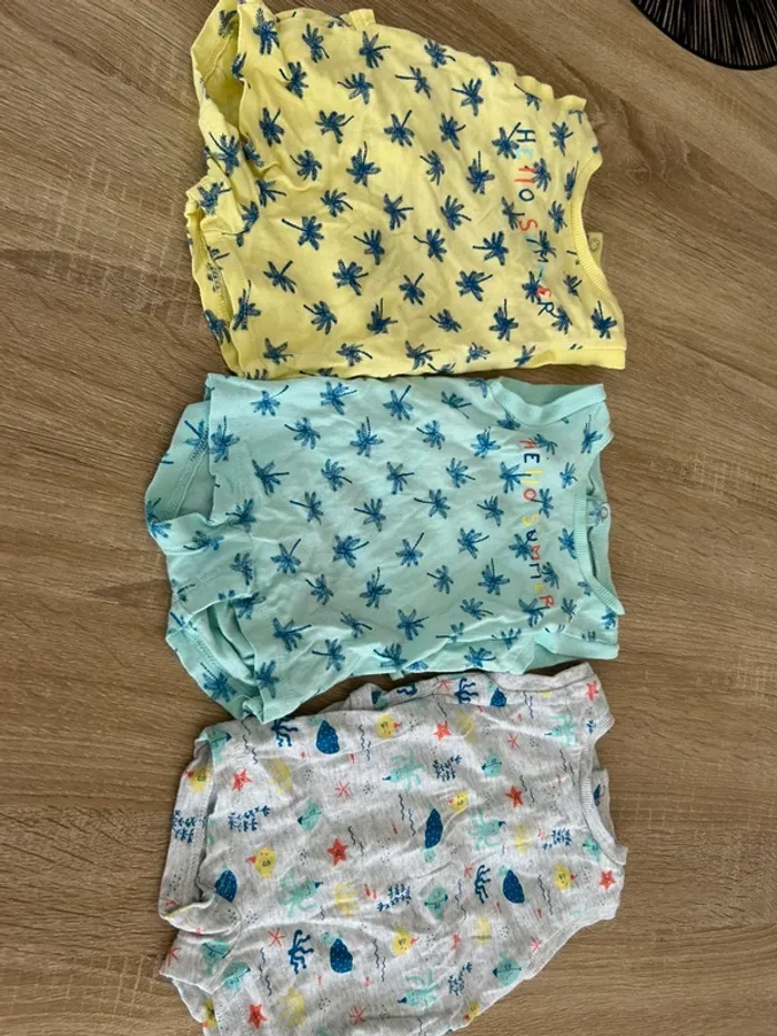 3 petits habits bébé été 56 cm