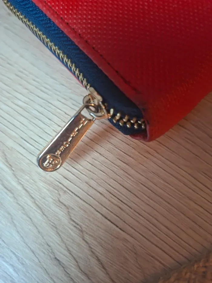 Portefeuille Tommy Hilfiger tricolore – logo doré - photo numéro 3