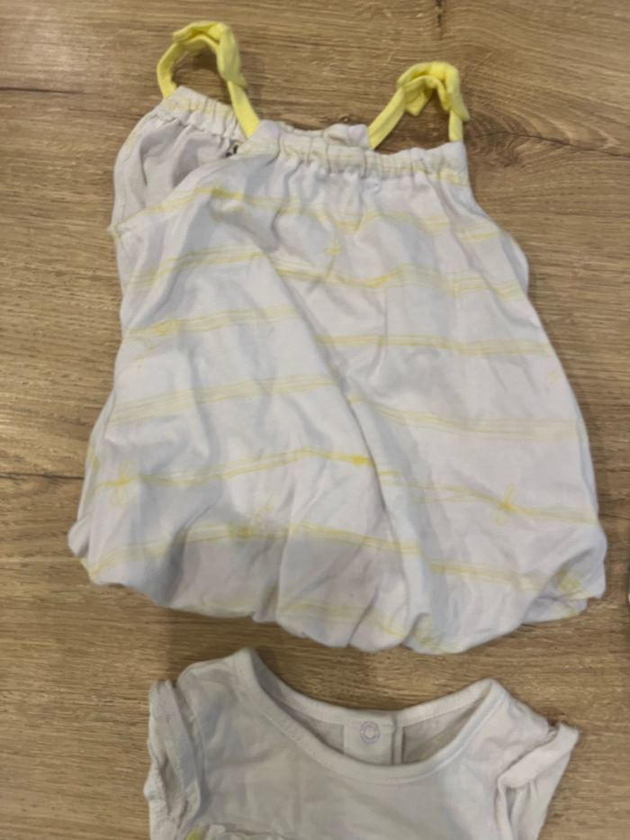 Lot de 4 vêtement fille 3 mois en très bon état tape à l’œil et petit bateau - photo numéro 3