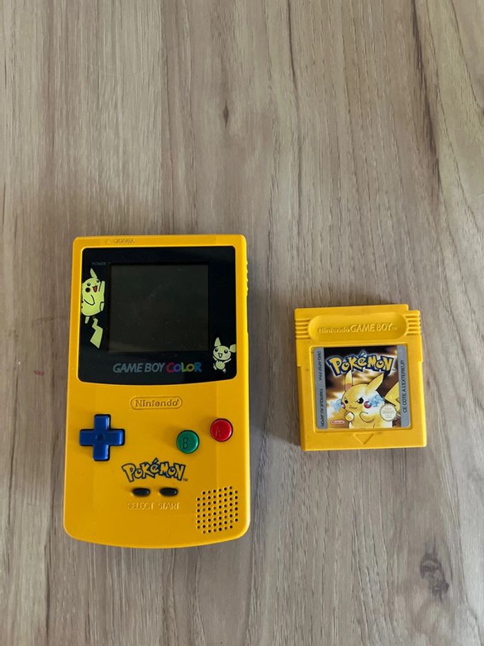 Gameboy Colors édition spéciale pikachu