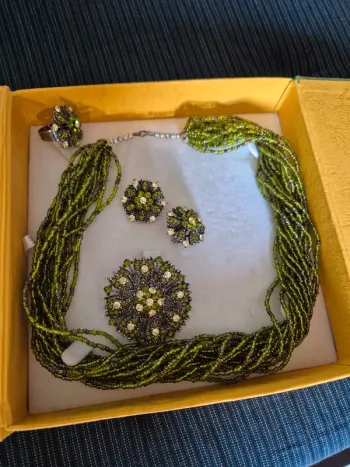 Magnifique parure vintage strass