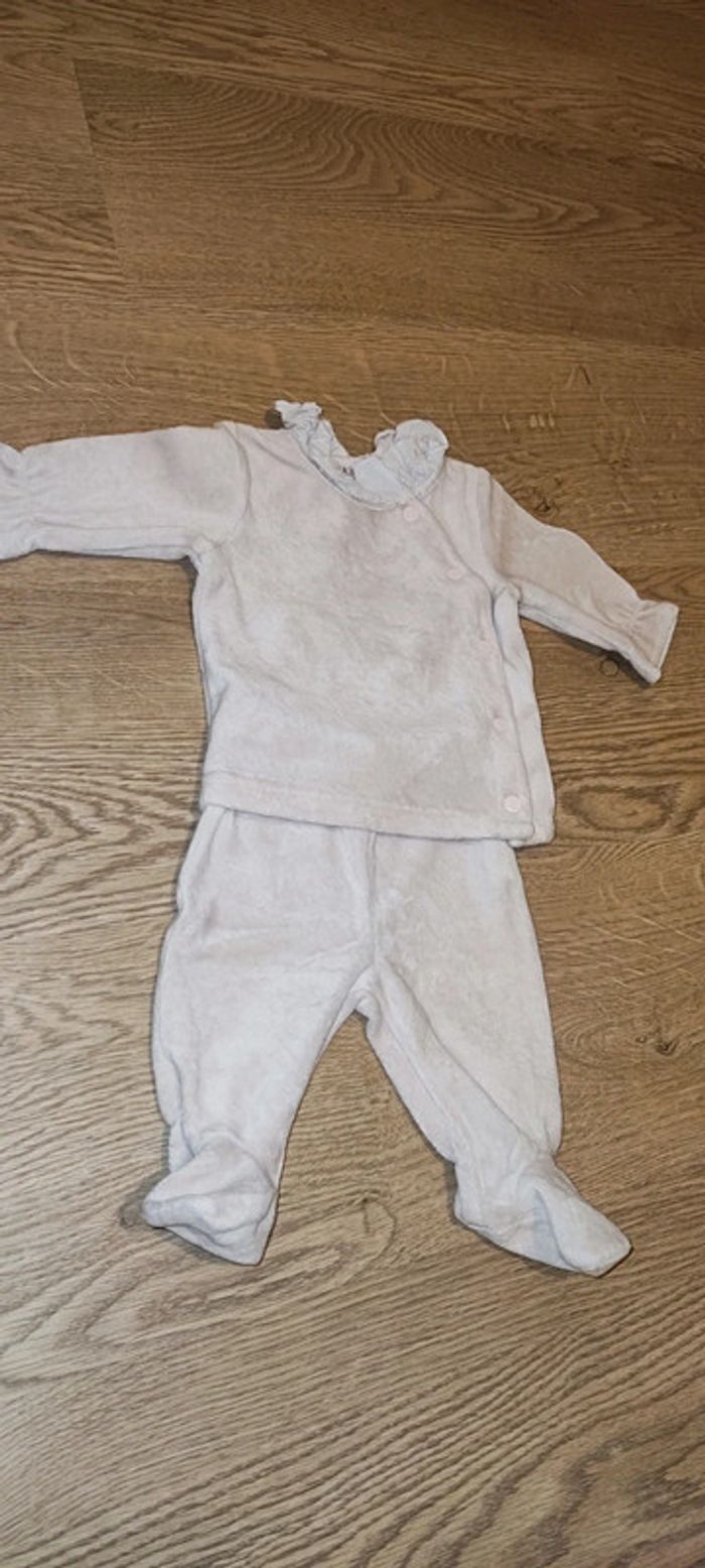 Lot 6 pyjamas en très bon état taille 3 mois - photo numéro 3