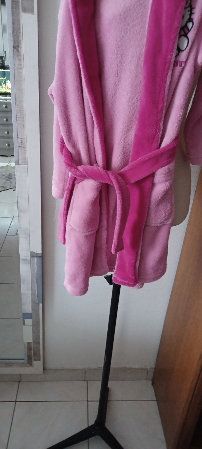 Très beau peignoir tout doux fille T 110/116cm - photo numéro 2