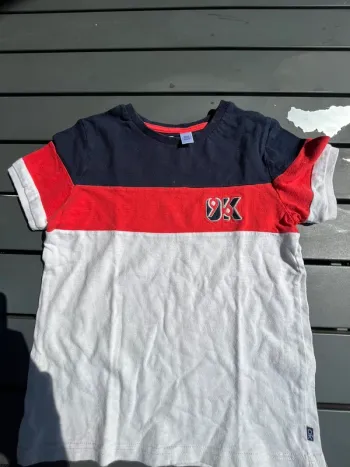 T-shirt manche courte taille 6 ans