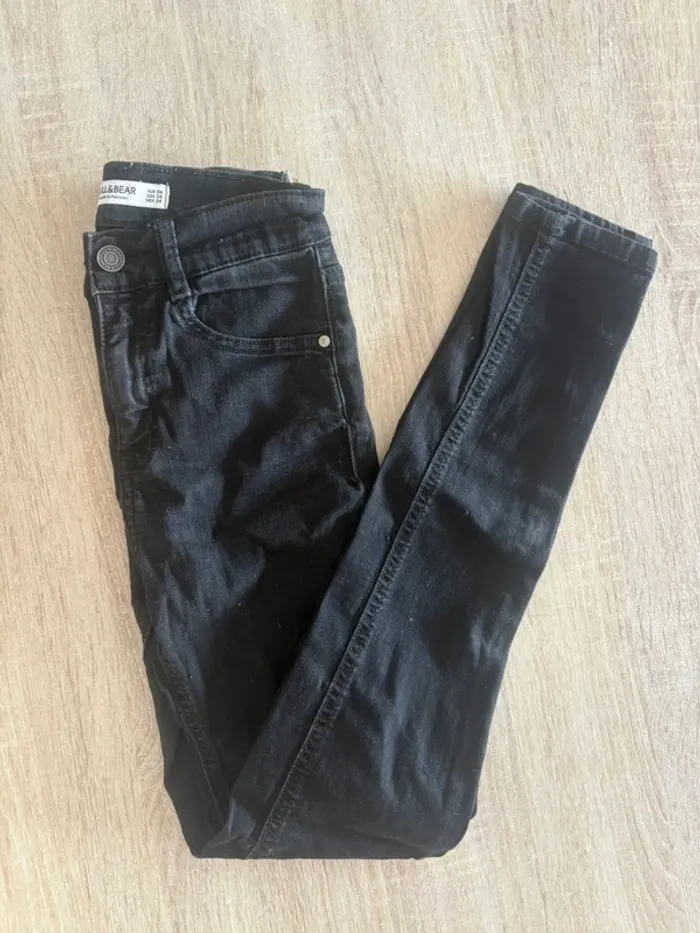 Skinny Pull and Bear noir