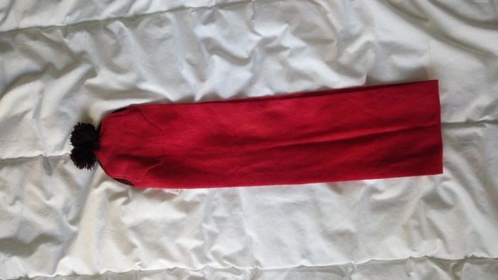 Echarpe à pompon rouge - photo numéro 4