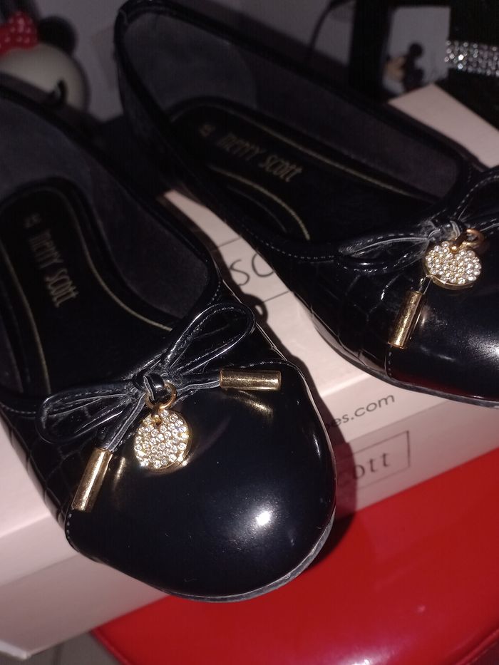 Ballerines vernies by Merry Scott en très bon état pointure 37 - photo numéro 5