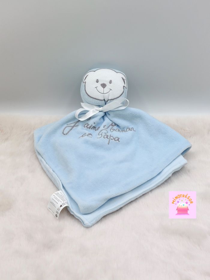 Doudou plat ours bleu blanc j’aime Maman et Papa Fruit de ma passion nœud blanc