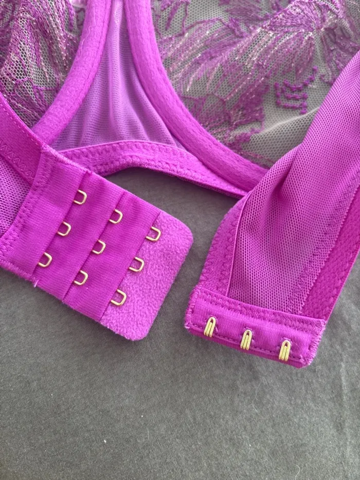Soutien gorge rouge gorge 90E - photo numéro 5