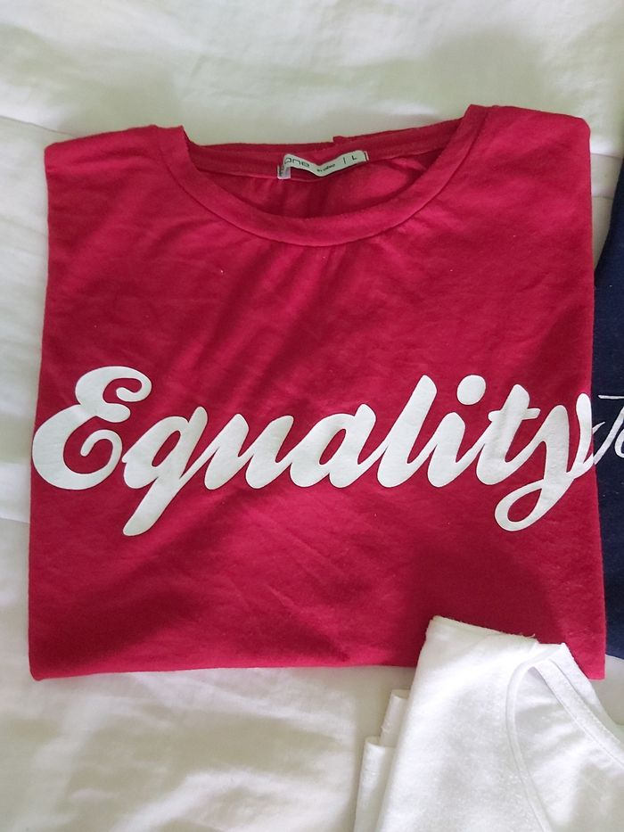 4 Tee-shirt - photo numéro 3