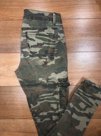 Pantalon femme militaire 🌺taille 40 très bon état