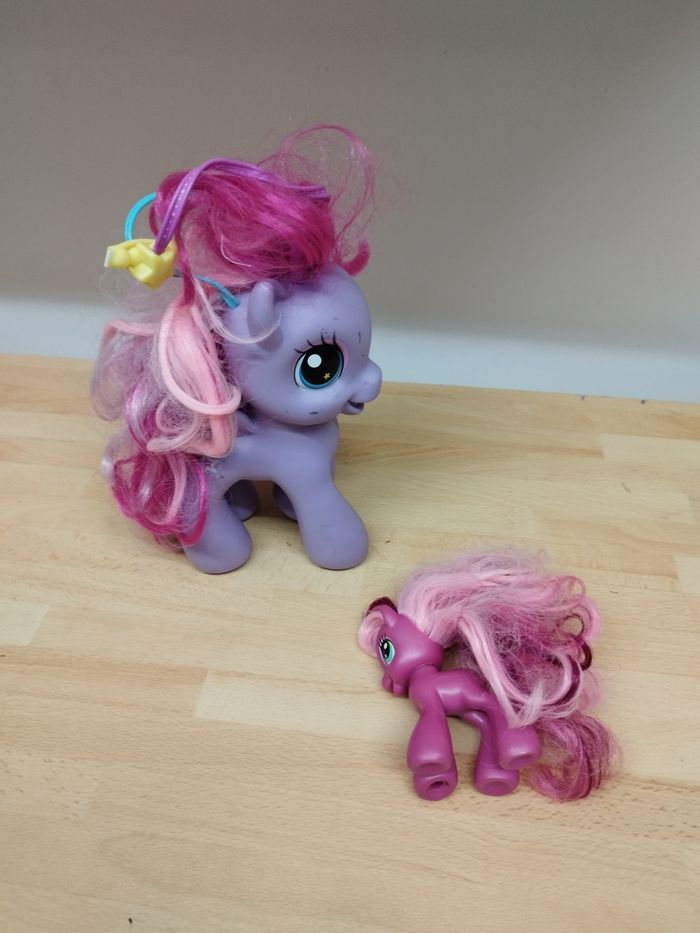 lot de 2 petits poneys hauteur 20 cm et 9 cm - photo numéro 2