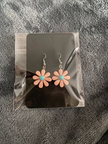 Boucles d’oreille fleur rose