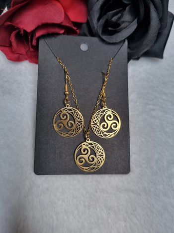 Ensemble bijoux pendentif doré