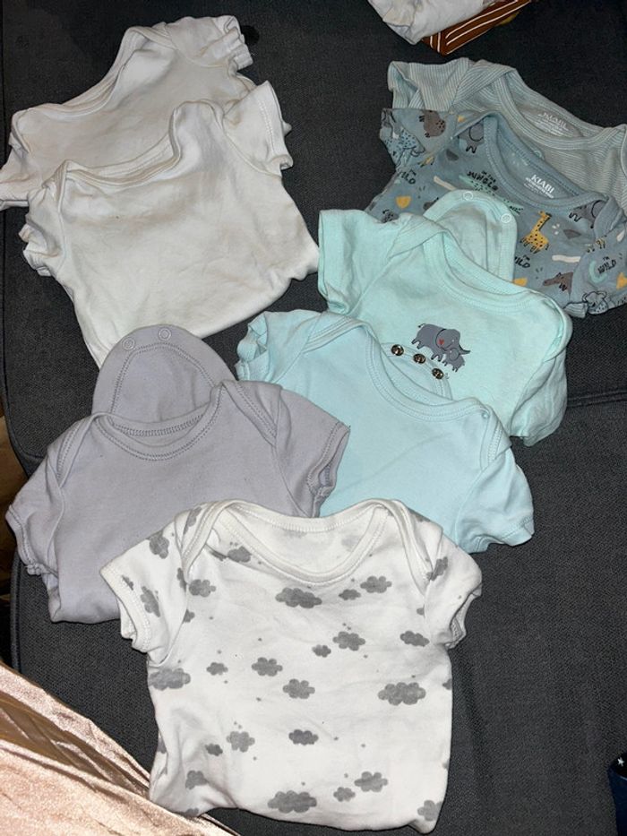 Lot de 8 bodies - photo numéro 2