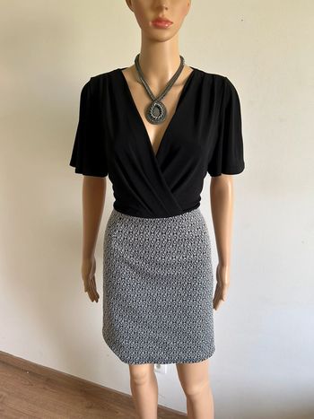 Robe noire et blanche Naf Naf taille 36 jamais portée