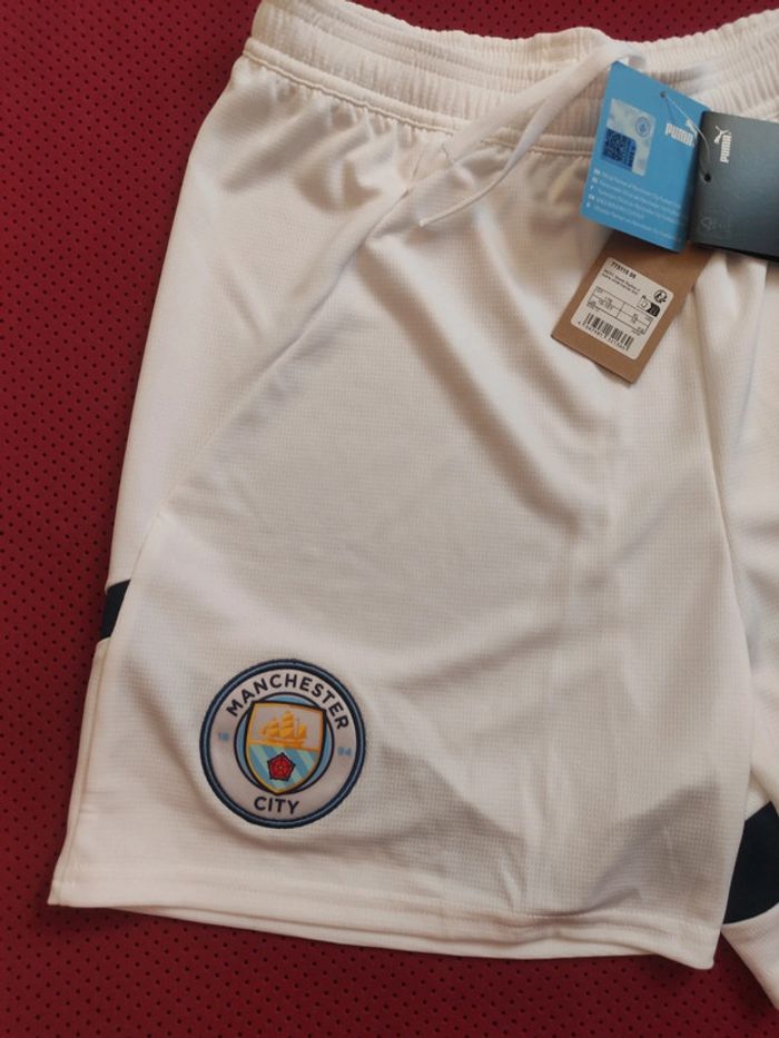 Short de foot Manchester City, Puma Authentique Officiel taille enfant 15/16 ans, Neuf - photo numéro 2
