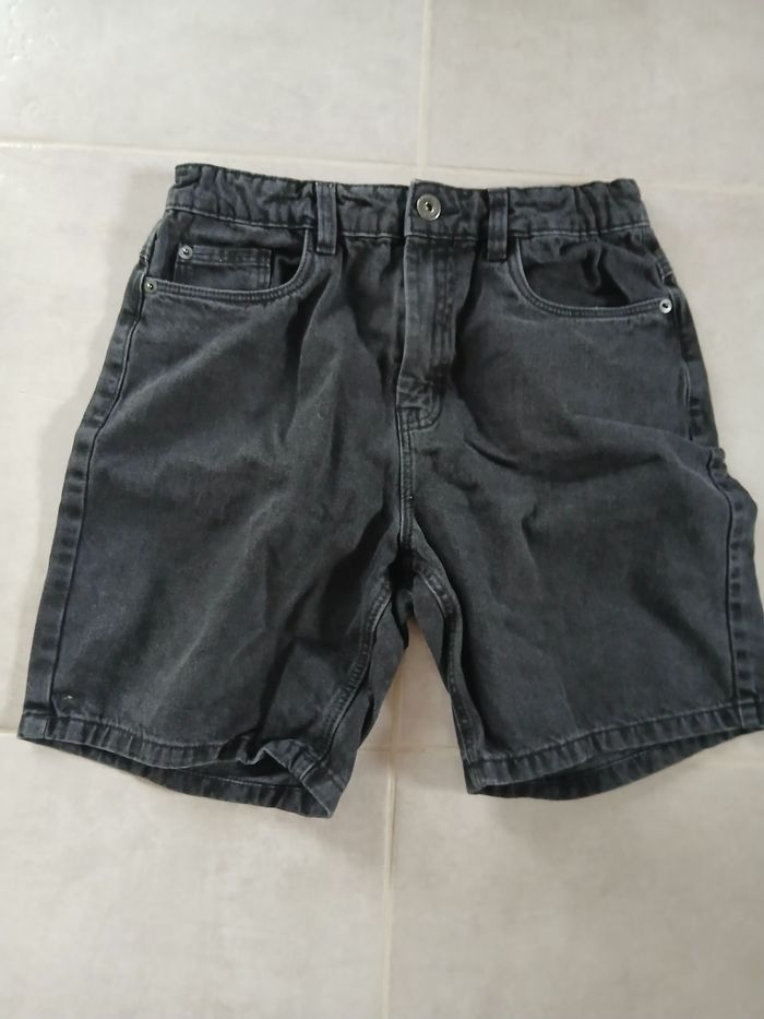 Lot 2 bermudas - photo numéro 4