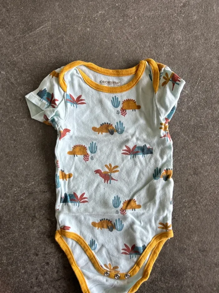 Lot de 6 bodys manches courtes 12 mois - photo numéro 12