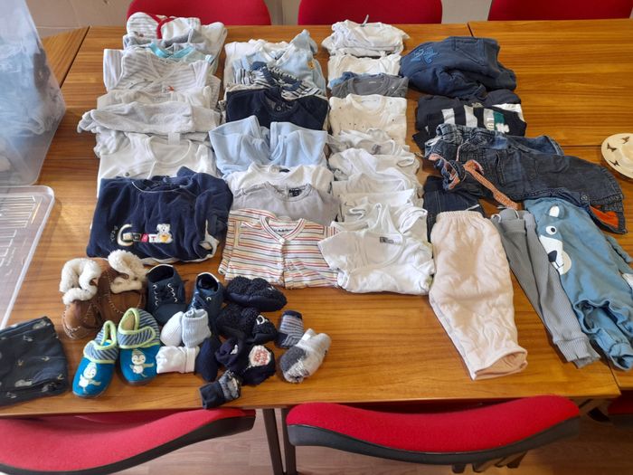 Enorme lot de vêtements