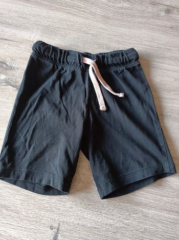 47. Short (3ans)