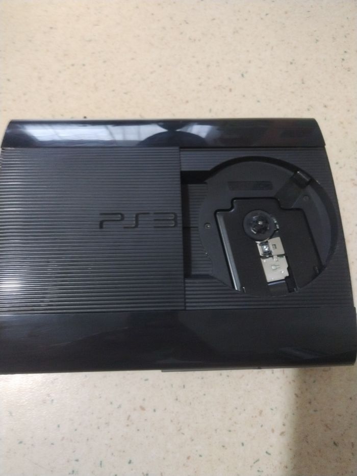 PS3 sans manette - photo numéro 2